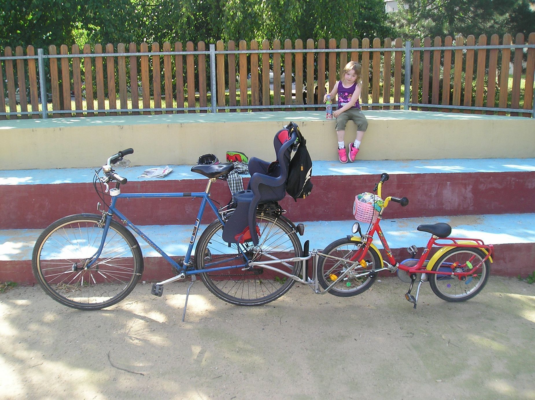 Děti na kole: upravený nosič či tandemový nástavec