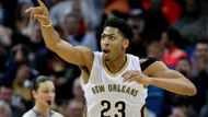 Velká očekávání mají letos v New Orleans Pelicans, kde hraje největší hvězda budoucnosti NBA, dvaadvacetileté křídlo Anthony Davis. Vedení týmu během letní pauzy k výrazné obměně týmu nepřikročilo. Rozhodující bude, aby osa kádru zůstala zdravá. Dlouhodobé problémy měl především rozehrávač Jrue Holiday. Ani Davisovi se loni zranění nevyhnula, kvůli nim promeškal 14 zápasů. Přesto se předvedl s úctyhodnými výkony, které letos porostou. Davis v létě totiž kromě skvělé obrany přidal do svého útočného arzenálu střelbu za tři body. S jeho výškou 208 centimetrů se tak stává téměř nebránitelným hráčem.