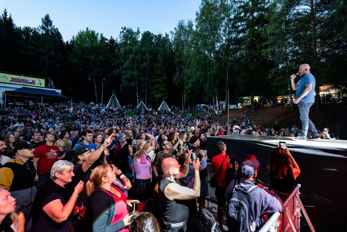 David Koller s kapelou na hudebním festivalu Trutnoff.