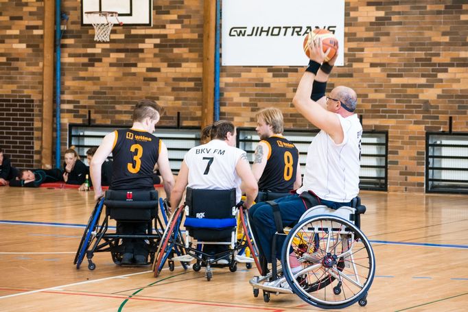 Rostislav Pohlmann se s profesionálním basketbalem rozloučil v Německu. Do úplného sportovního "důchodu" ale neodchází. Nyní se chce věnovat florbalu.