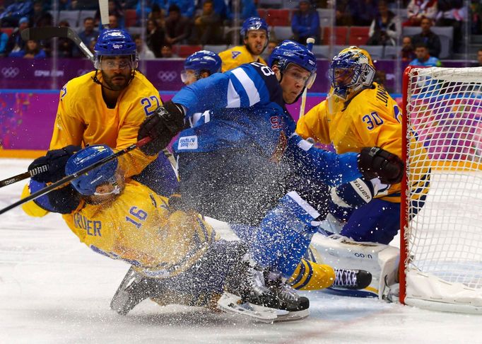 Švédko - Finsko: Marcus Kruger a Henrik Lundqvist - Lauri Korpikosk