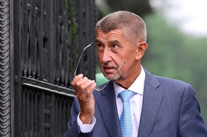 Premiér Andrej Babiš (ANO) na snímku ze 20. srpna 2019, kdy se konala schůzka s prezidentem Milošem Zemanem  na zámku v Lánech.