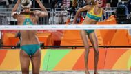 Do semifinále olympijského turnaje postoupily k radosti domácích fanoušků hned dva brazilské páry. Domácí dvojice Larissa a Talita...