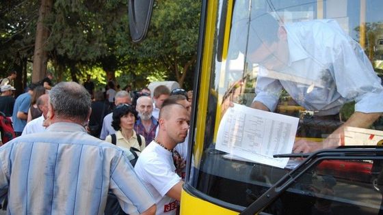 Češi opouštějí Gruzii. Vyhnala je válka