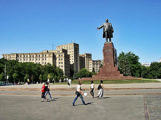 Na centrálním náměstí Charkova vyroste během Euro 2012 zóna pro fanoušky. Pod dohledem je bude mít Vladimir Iljič Lenin