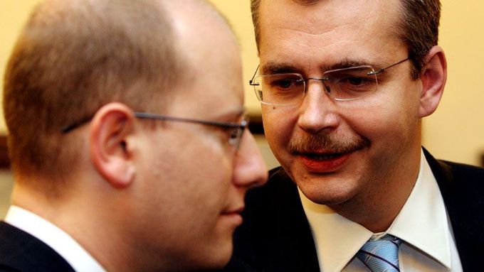 Jaroslav Tvrdík ve sněmovně se současným šéfem socialistů Sobotkou, snímek z roku 2007.