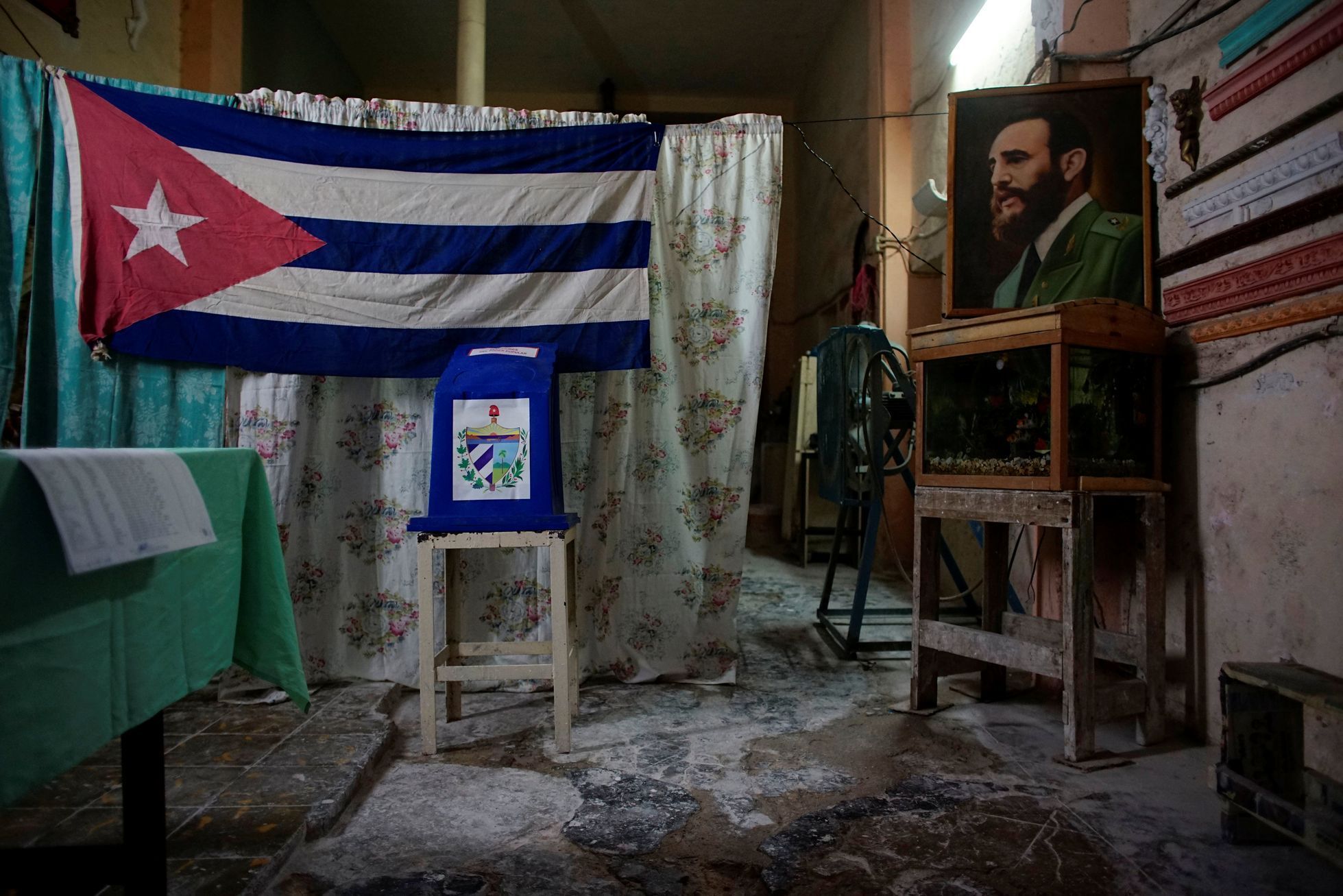 Kuba volby dekorace volební místnost