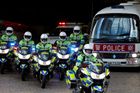 Pro čínského prezidenta Si Ťin-pchinga byla vyslána speciální kolona automobilů, kterou  doprovázeli policisté na motorkách.