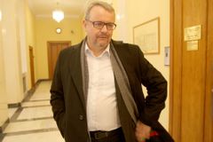 Vláda už nestihne přijmout zákon, který má zjednodušit stavební řízení, tvrdí ministr Ťok