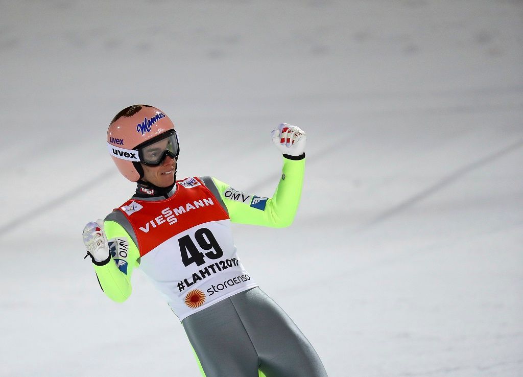 Rakušan Stefan Kraft slaví zlatou medaili z MS v klasickém lyžování