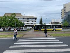 Z jídelny se dají sledovat tramvaje, magistrát či obchodní dům Central.