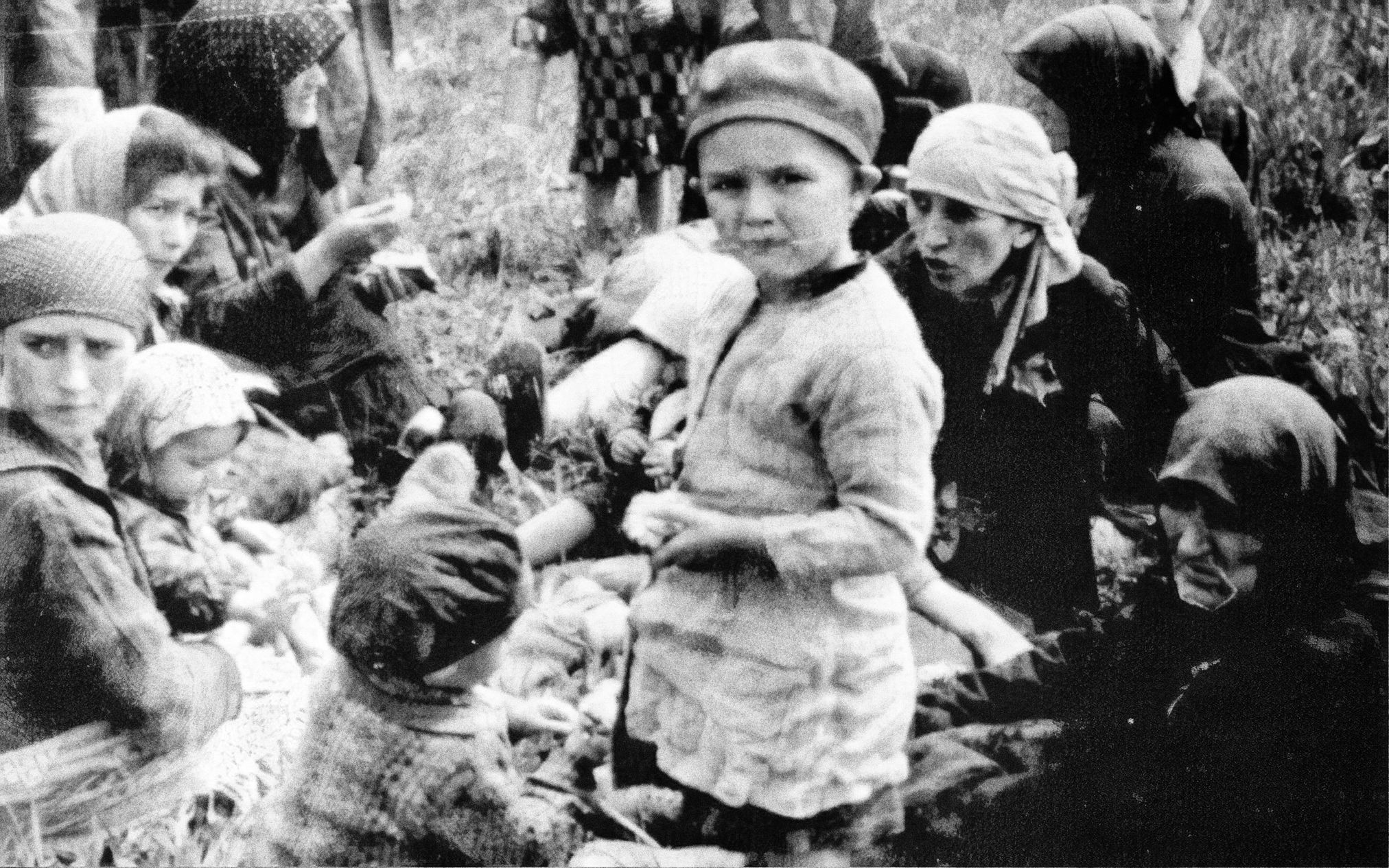 Jednorázové použití / Fotogalerie / Uběhlo 80 let od osvobození koncentračního tábora smrti v Osvětimi / TV