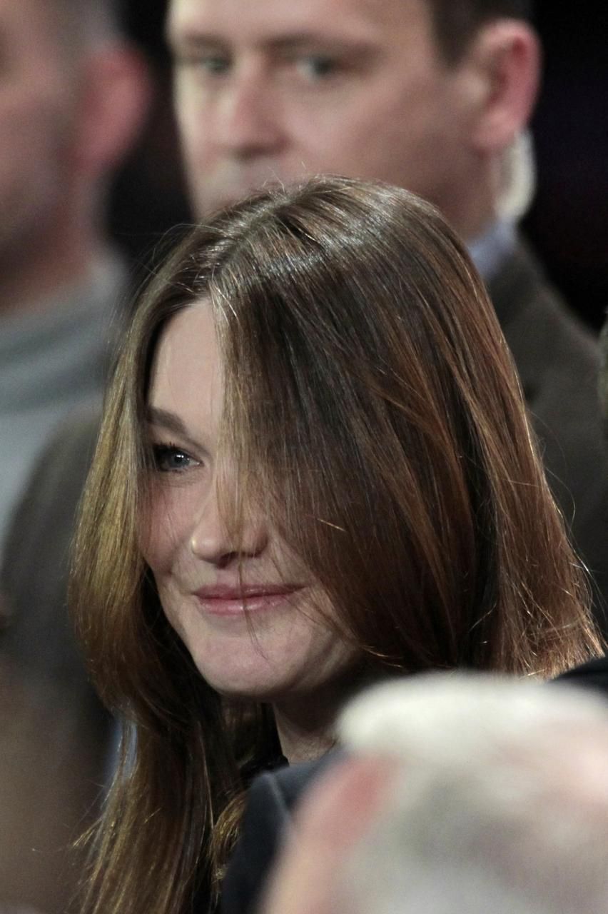 Carla Bruni v akci