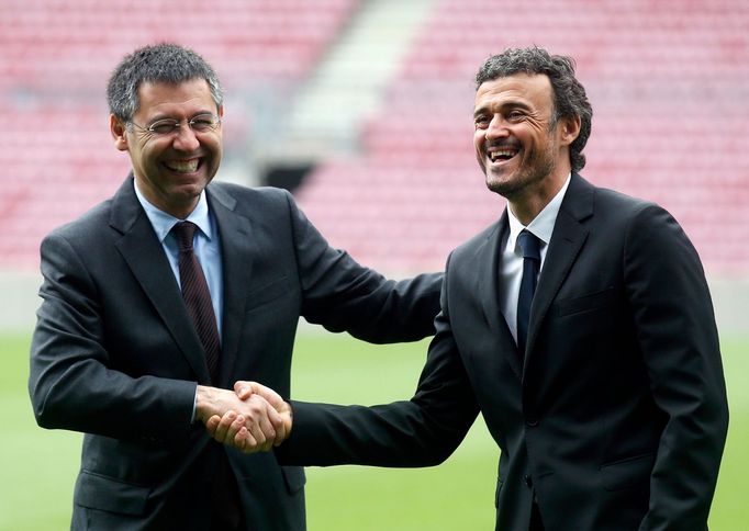 Luis Enrique, nový trenér Barcelony (a prezident Josep Maria Bartomeu)