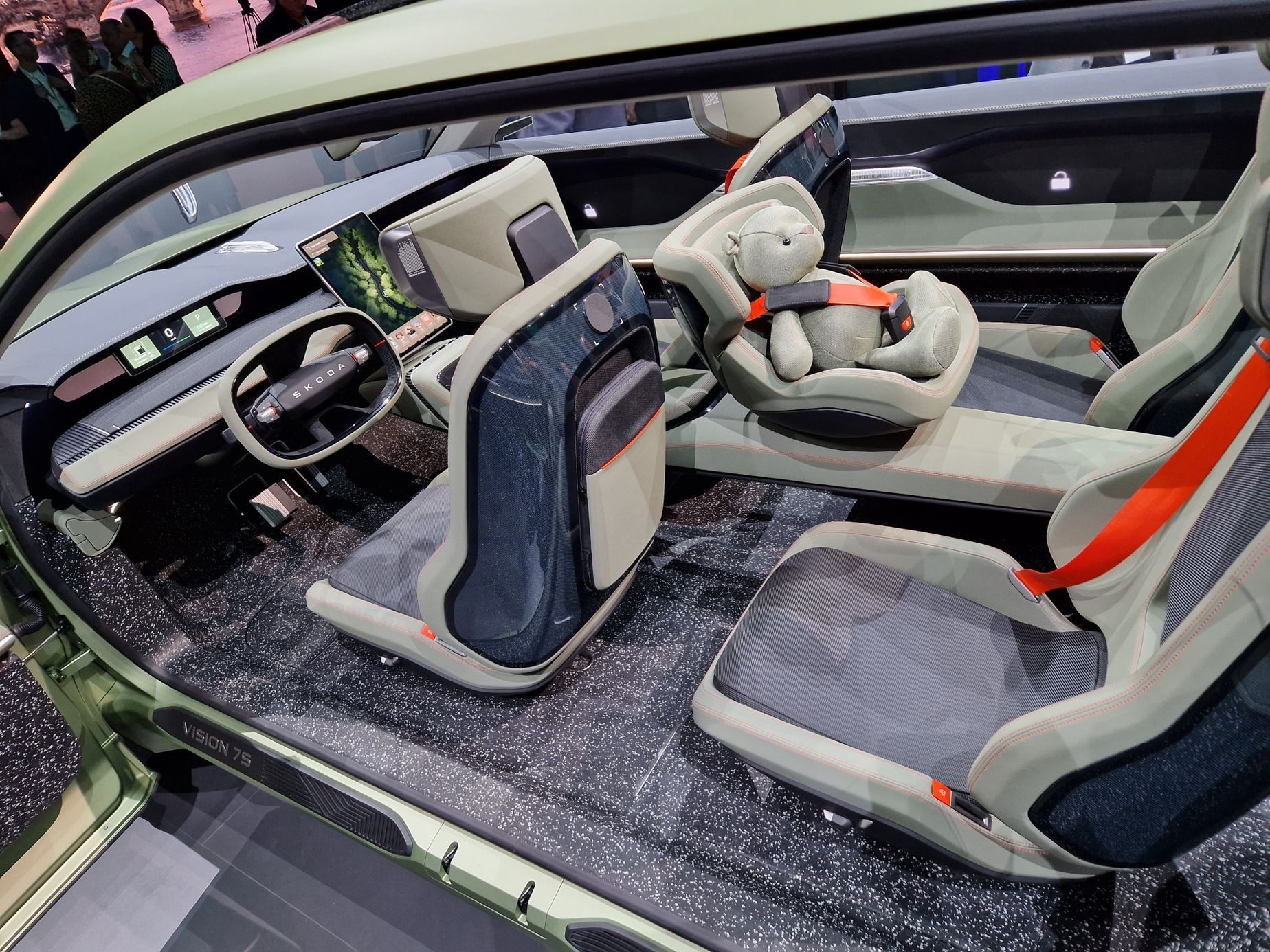 Škoda Vision 7S živě