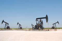 Proč ropa zdražila? OPEC vyhrává, v Americe zavírají vrty
