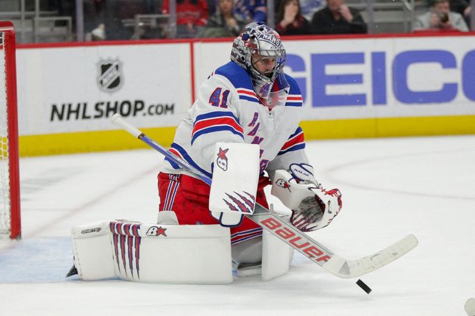 Jaroslav Halák v dresu Rangers