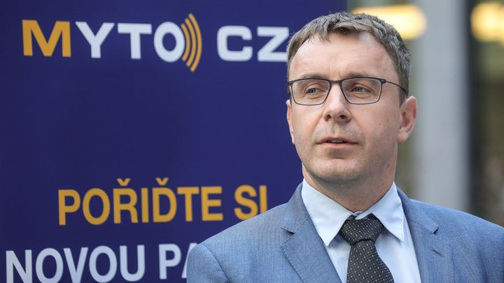 Kremlík podal trestní oznámení kvůli úplatku, pirátský poslanec ho viní z mlčení