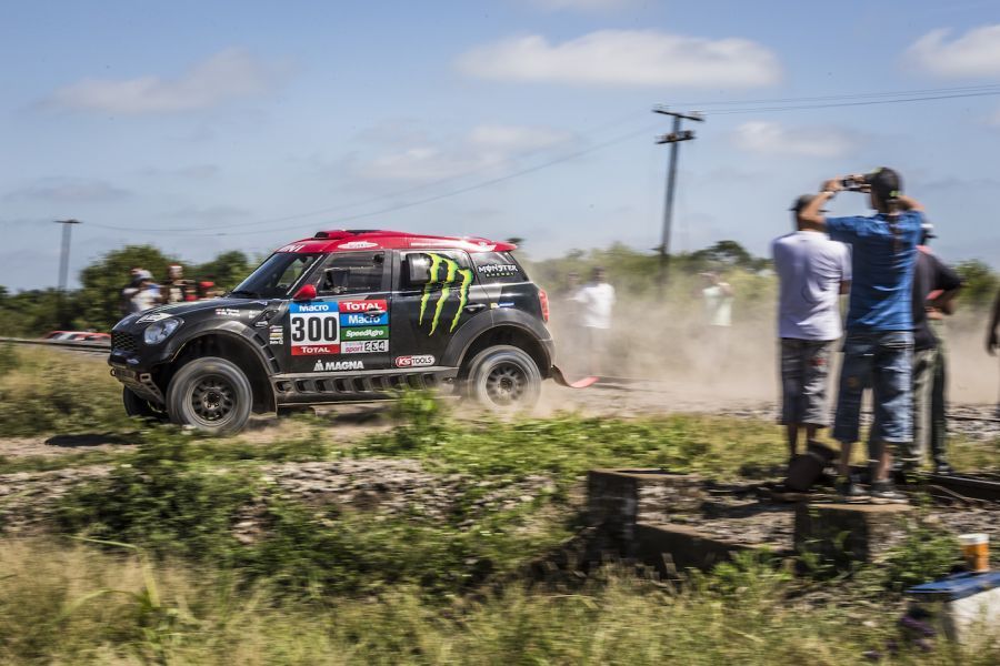 Rallye Dakar 2015, 1. etapa: Nani Roma, Mini