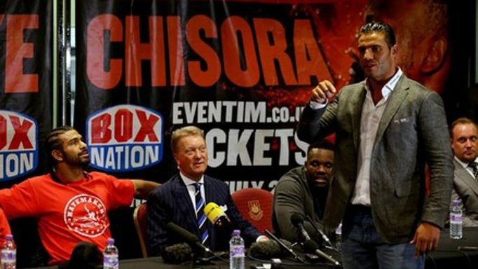 Manuel Charr na tiskové konferenci po zápase David Haye - Dereck Chisora