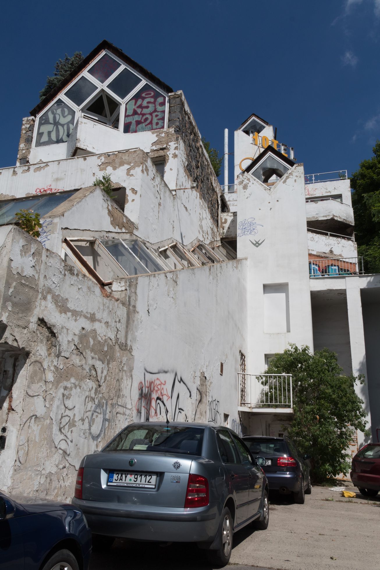 Prázdné pražské vily