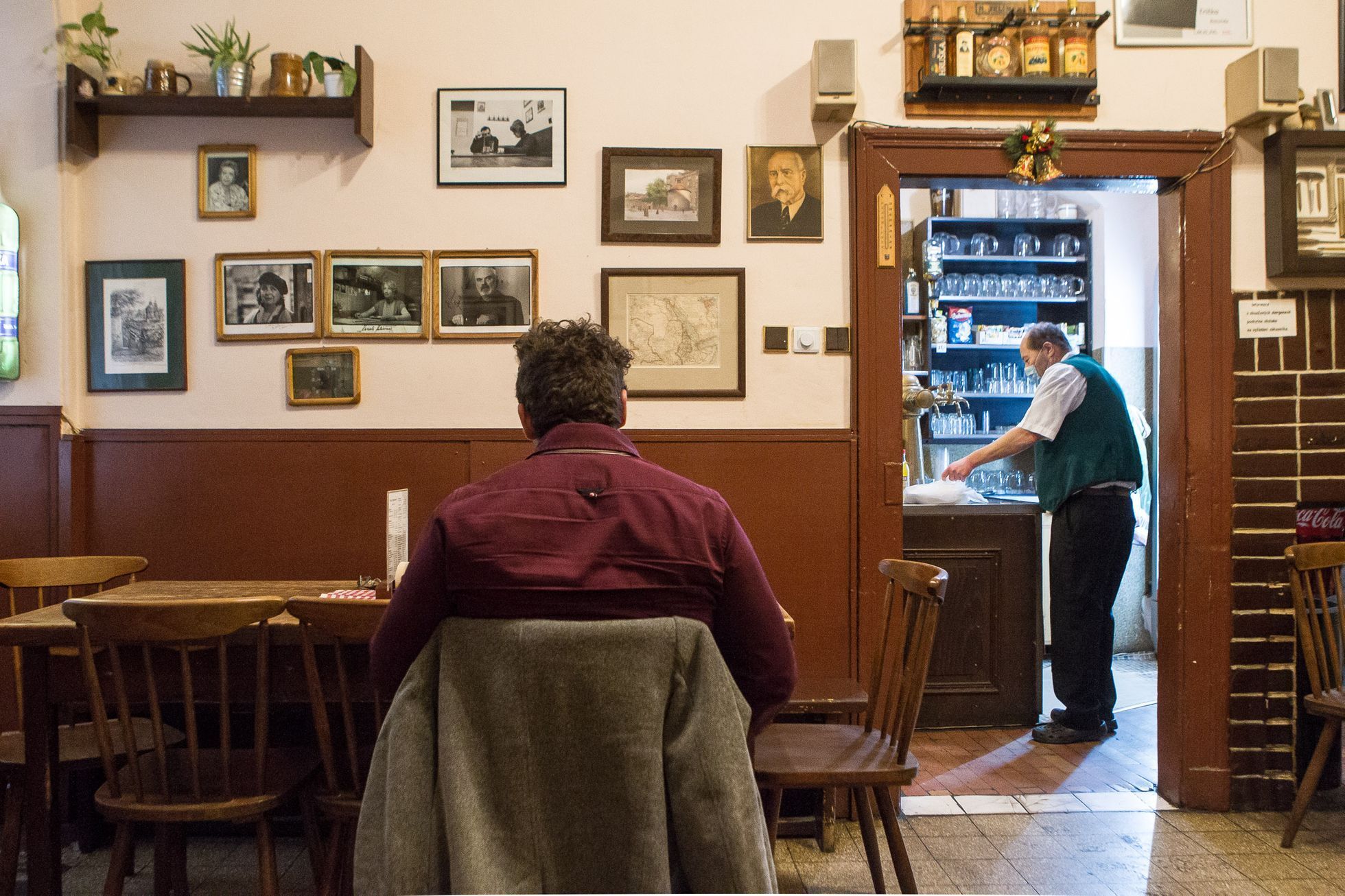Restaurace, hospody otevírají v omezeném režimu - Hostinec u Rotundy, pivnice, nouzový stav, omezení, koronavir, 3. prosinec