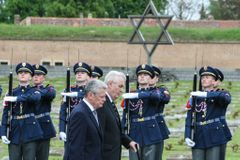 Joachim Gauck mluvil o utrpení, budoucnost vidí optimisticky