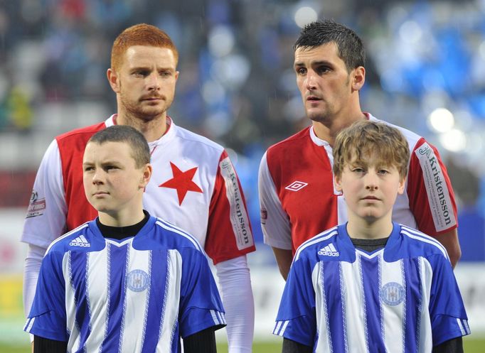 Slávisté Martin Fenin a Marcel Gecov před zápasem v Olomouci