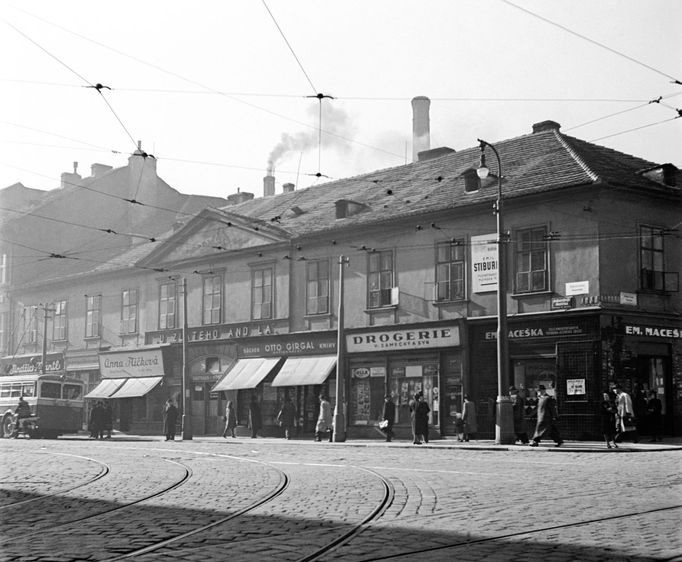 Archivní dobová fotografie zachycující pražskou čtvrť Smíchov.