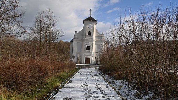 Šikmý kostel svatého Petra z Alkantary v Karviné.