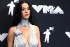 Přijedou hvězdy. V Praze vystoupí Katy Perry, Ricky Gervais představí nový pořad