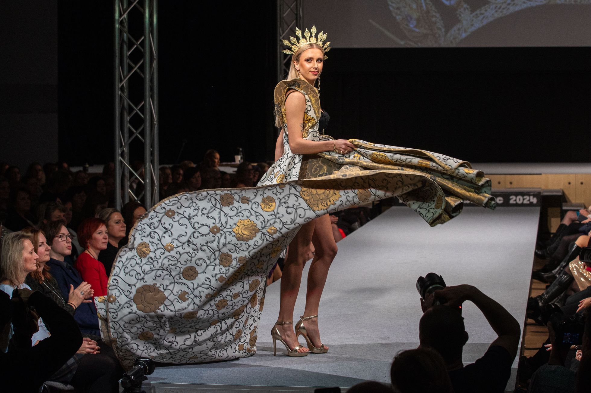 Módní přehlídka Made in Jablonec, šperky, bižuterie, móda, modelka