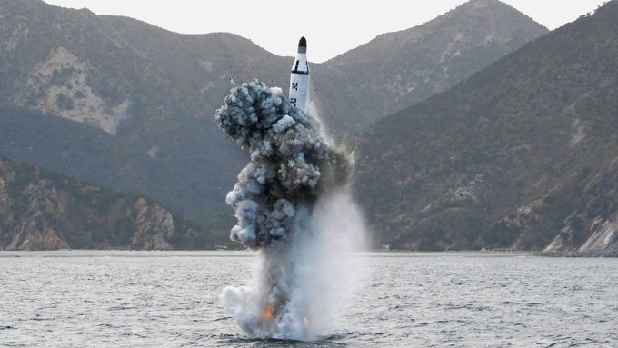 Archivní foto ze severokorejského raketového testu.