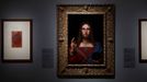 Obraz Salvator Mundi na výstavě zatím chybí, Louvre tak vystavuje jeho variaci z Leonardovy dílny.