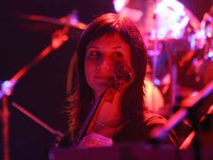 Martina Himerová hraje ve skupině Czaldy-Waldy Kvartet na violu