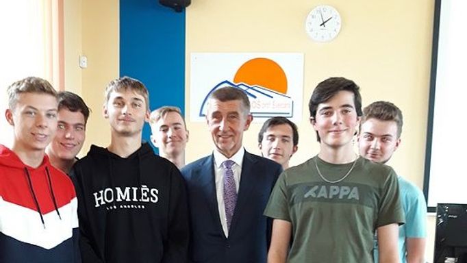 Premiér Andrej Babiš na návštěvě plzeňské střední průmyslové školy ve středu 9.10.