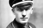 Z Heydrichova hrobu se někdo pokusil odnést ostatky. Dle policie na místě nic nechybí