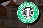 Američanka se popálila kávou. Po Starbucks vysoudila skoro dva a půl milionu korun