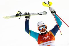 Češi po 24 letech chyběli ve druhém kole slalomu, zlato bere při selhání favoritů Myhrer