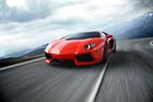 6. místo - Lamborghini Aventador
6,5 litru
Vidlicový dvanáctiválec bez přeplňování o objemu 6,5 litru, ten má pod kapotou Aventador. Dává výkon 515 kW a díky němu Aventador zrychlí z 0 na 100 km/h za 2,9 sekundy.