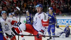 Hokejový útočník Dmitrij Jaškin slaví gól v dresu české reprezentace