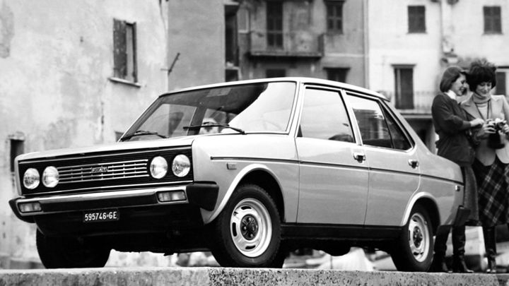 Tuzexová limuzína řezníků a zelinářů. Za jeden Fiat 131 Mirafiori byly tři Trabanty