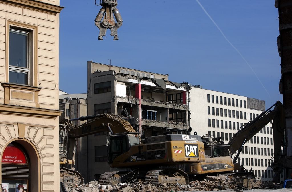 tiskárna Rudého práva v demolici, Penta staví kanceláře