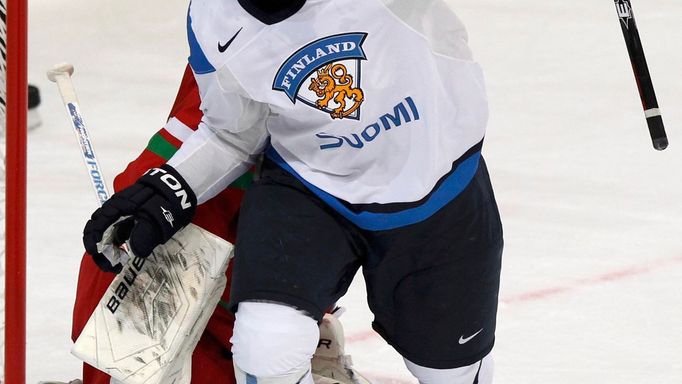 Mikael Granlund se raduje z gólu v utkání MS v hokeji 2012 Finsko - Bělorusko.