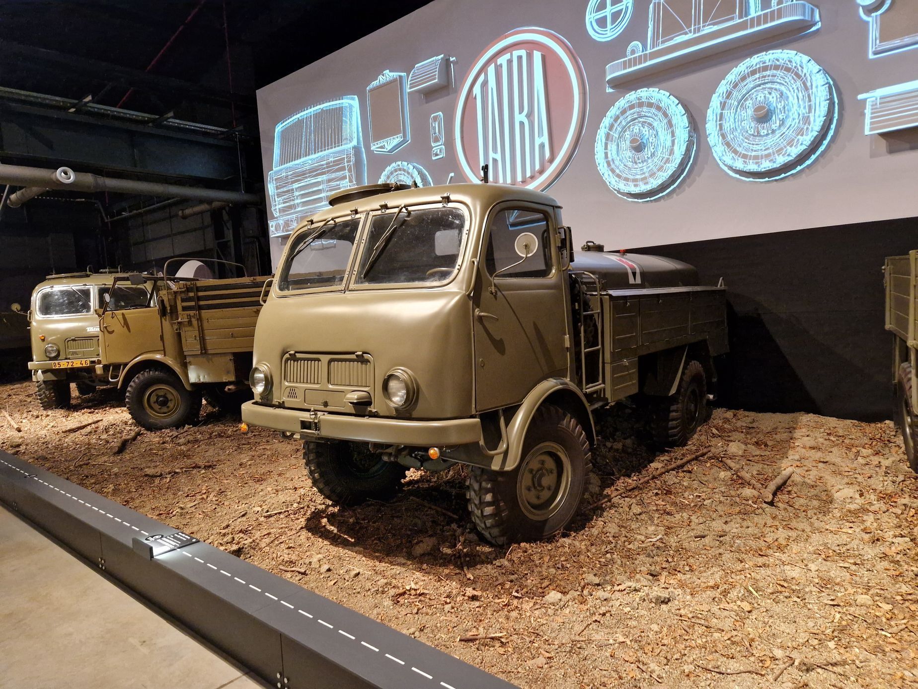 Tatra 805