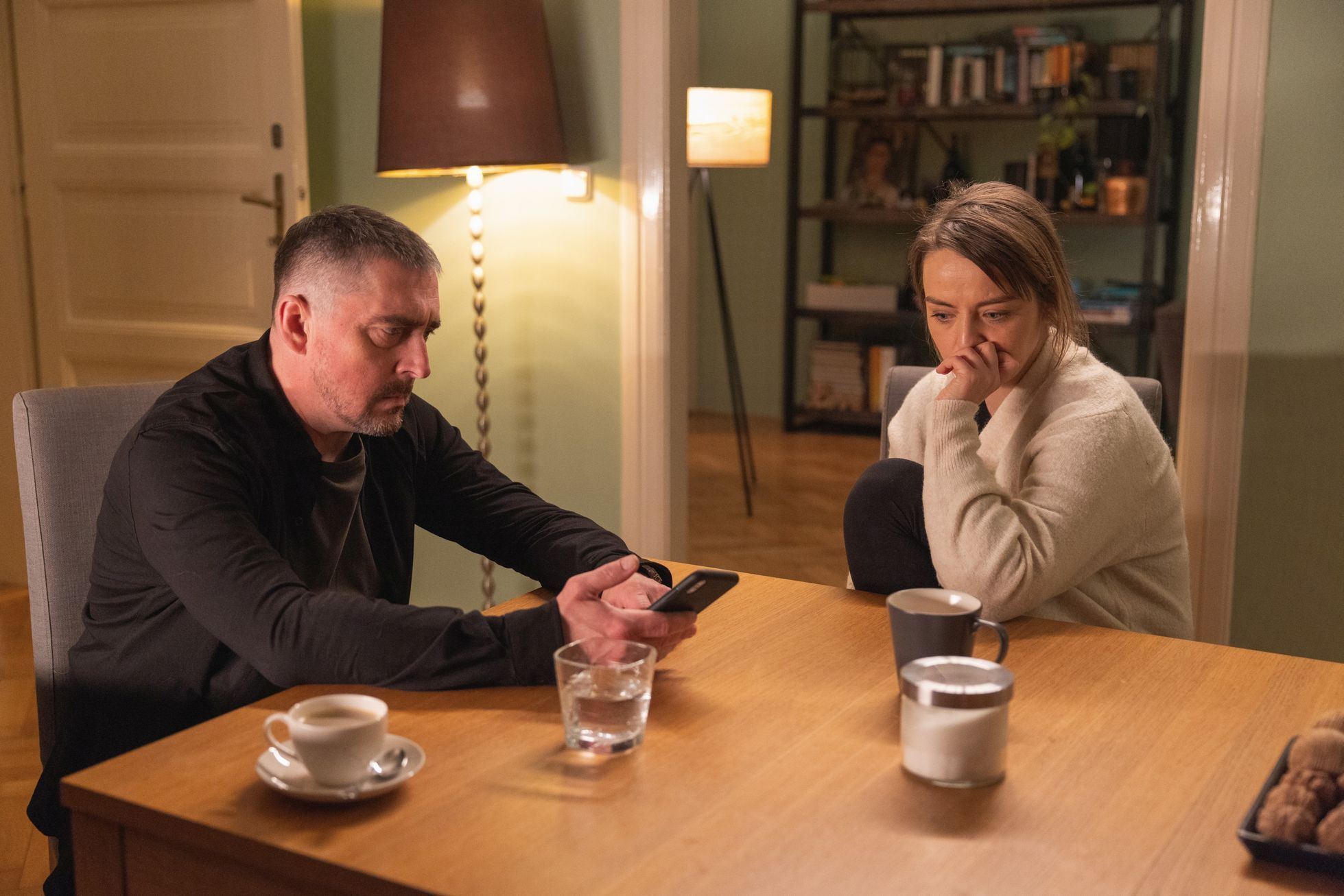 Stíny v mlze II, seriál, 2024