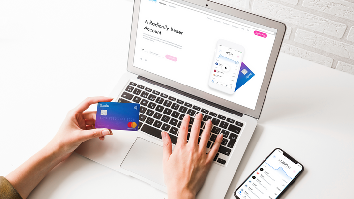 Mobilní banka Revolut získala evropskou bankovní licenci. Nabídne i úvěry