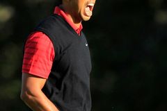 Woods je zpátky, po dvou a půl letech vyhrál na PGA