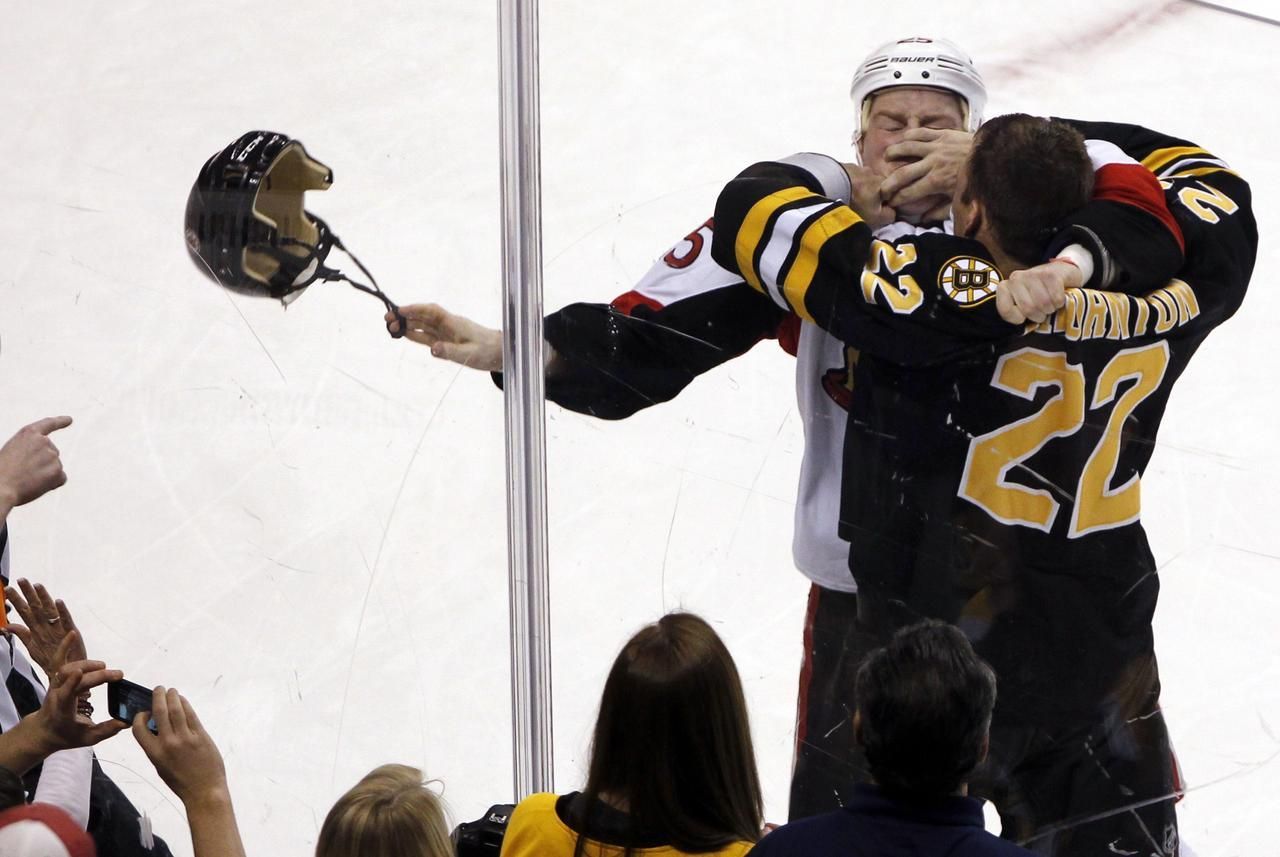 Boston - Ottawa (Shawn Thornton, Chris Neil, bitka)