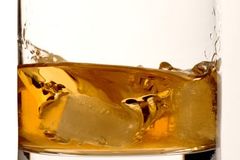 Skotsko, kraj zaslíbený whisky, omezí prodej alkoholu